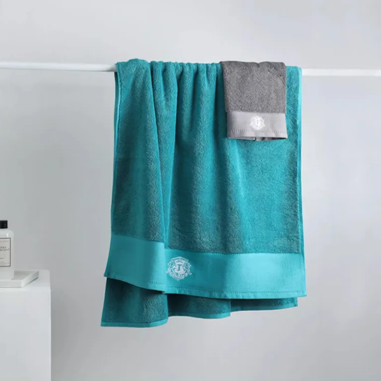Hotel Quality Solid Color Cotton Bath Towel2